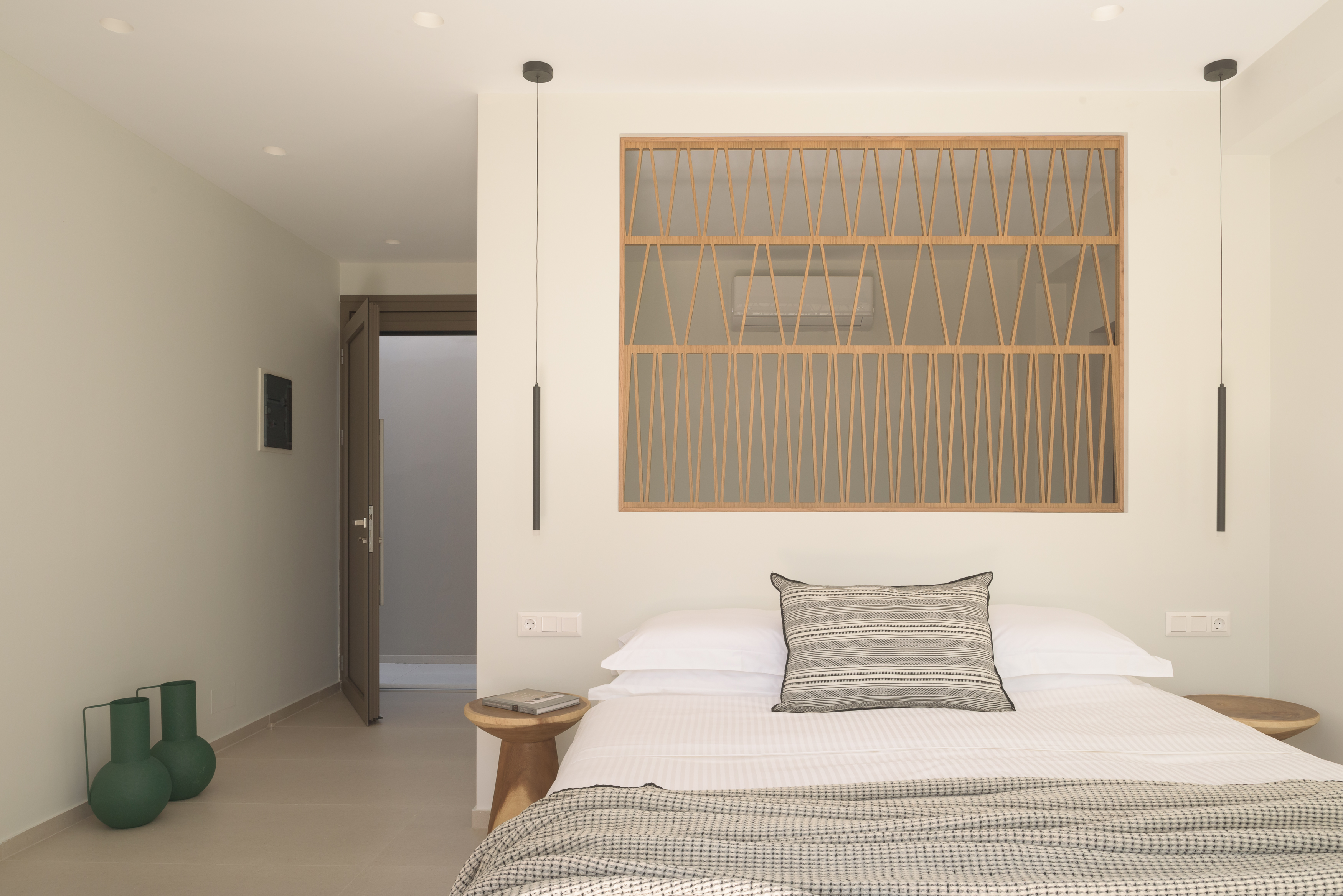 Each bedroom flaunts fine linens, promising a wonderful night’s sleep.